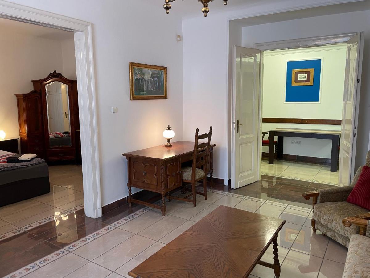 Buda Castle Apartment Budapeste Exterior foto